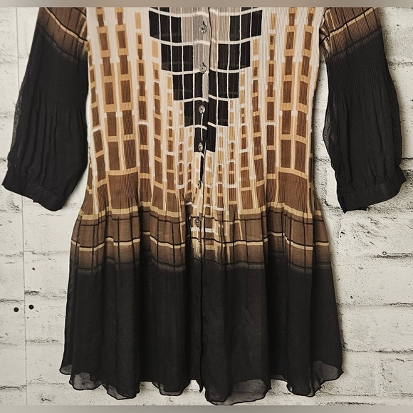 Lindi Sheer Button Front Tunic Blouse Size M - Picture 3 of 12